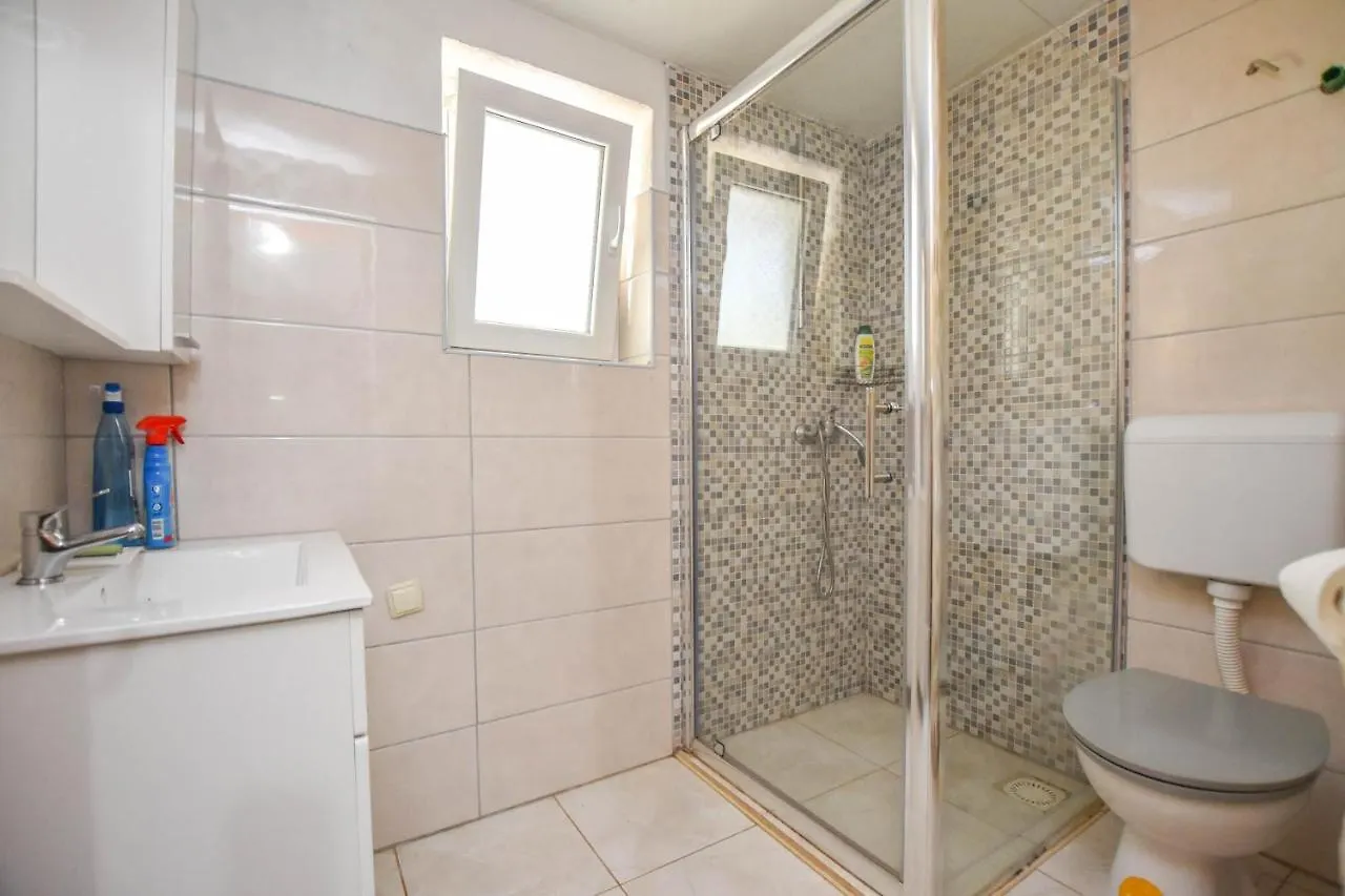 House Oliva Villa Tkon 0*,  Kroatië
