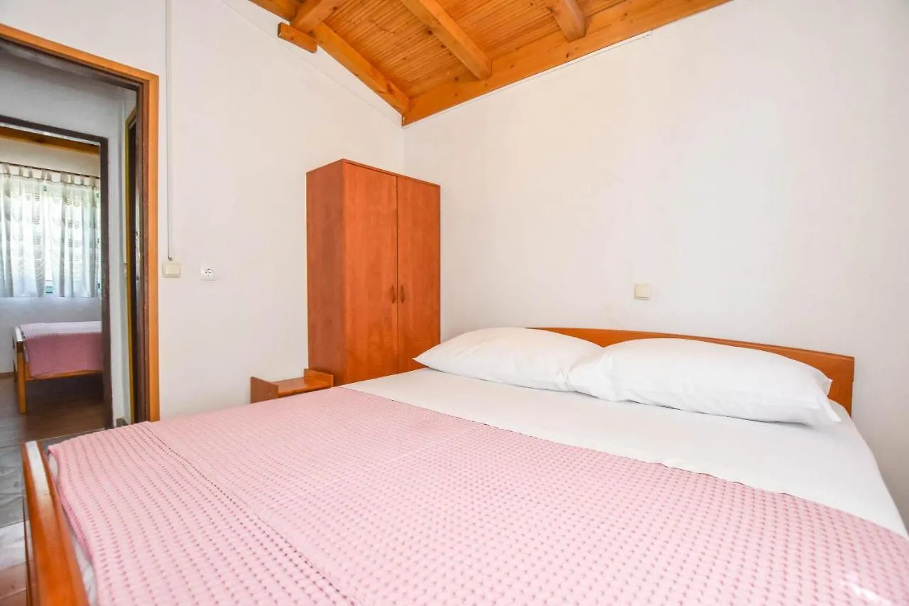 House Oliva Villa Tkon 0*,  Kroatië